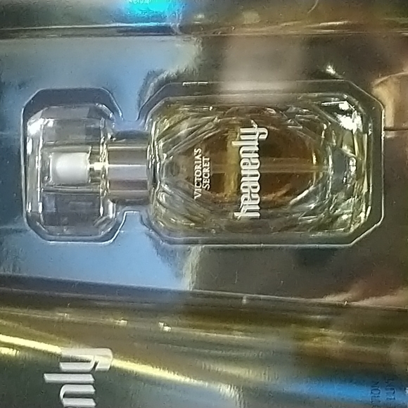 N.i.B. heavenly perfume and body lotion gift set. - Picture 3 of 7